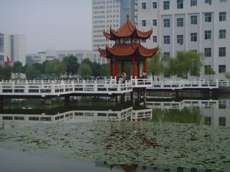 武汉工业学院