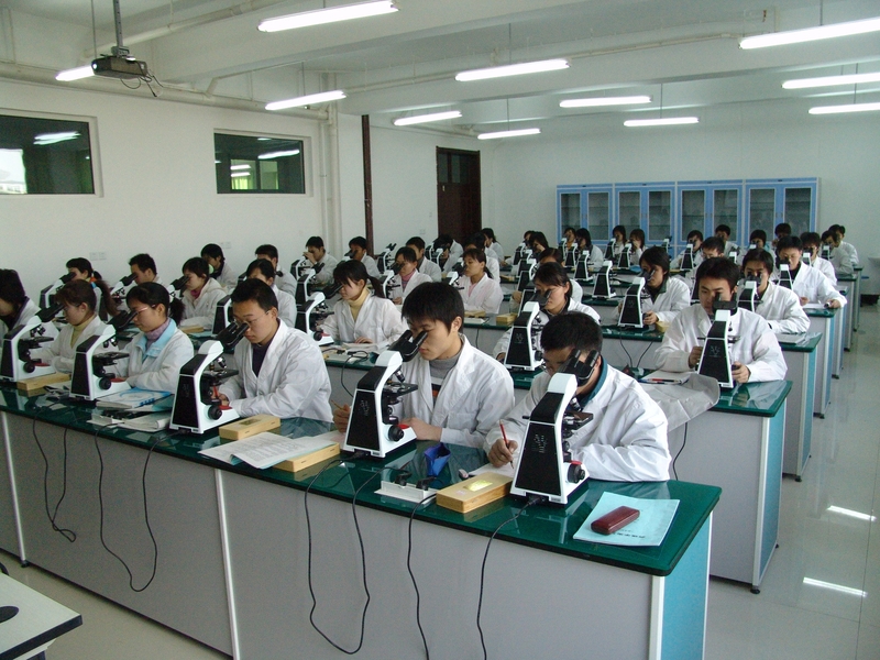 吉林医药学院