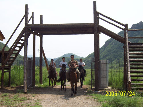 西沟黄金洞风景区