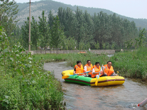 尼山漂流