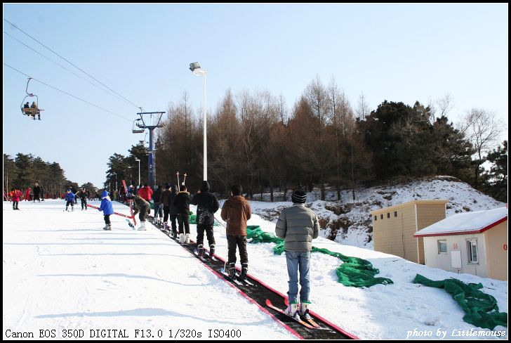 棋盘山冰雪大世界滑雪