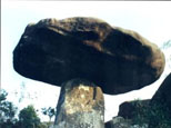 蘑 菇 岩