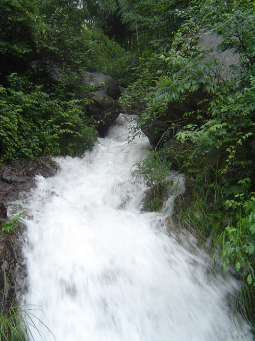 飞瀑流霞