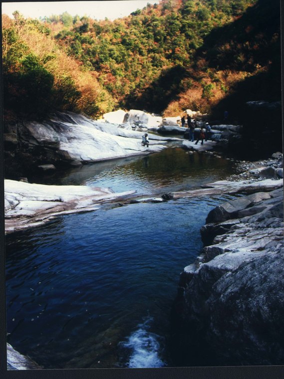 峡谷秋景