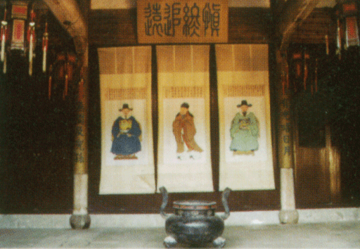 鲍家祠堂显特色 居家民宅故事多