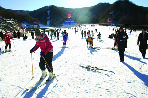 伏牛山滑雪场简介