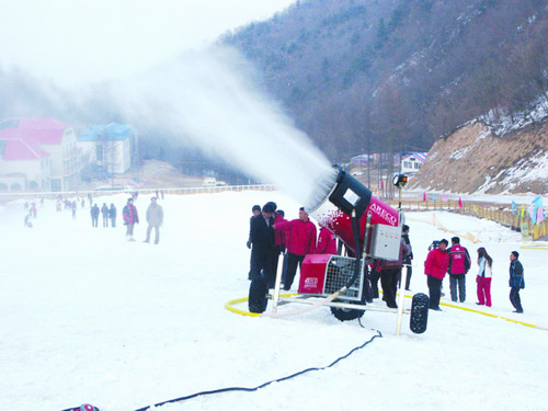 伏牛山滑雪场简介