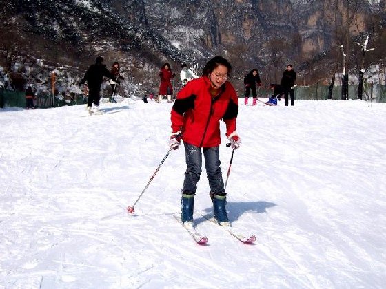 万仙山郭亮滑雪