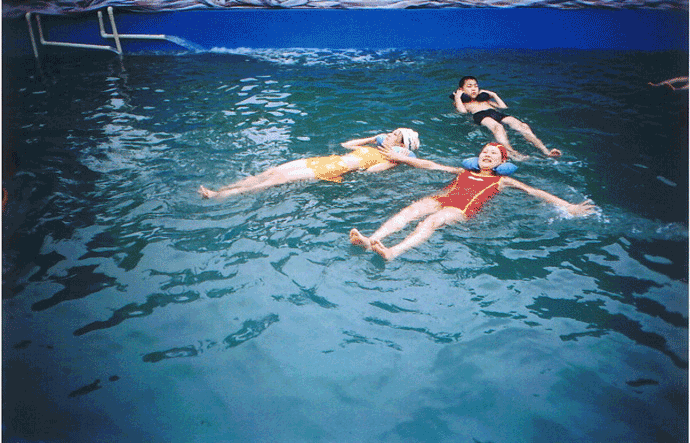 马拉湾死海漂浮