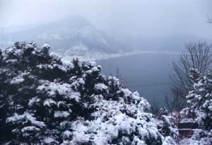冬季里的薄山湖风景区