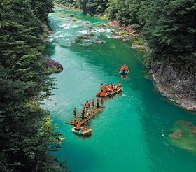 飞霞碧溪漂流