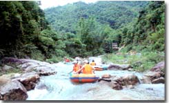 飞霞碧溪漂流