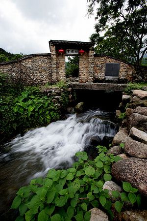 云礼石头村