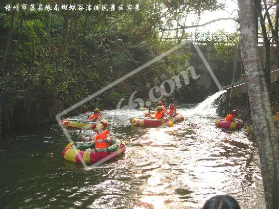 梧州藤县蝴蝶谷漂流风景区