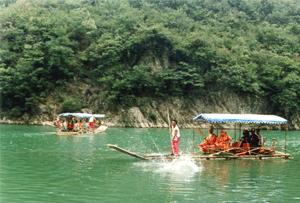 白龙宫盘江漂流