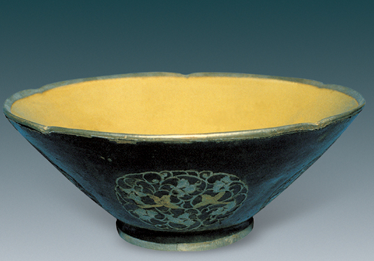 中国古代秘色瓷标整器物---银棱平脱秘色瓷碗