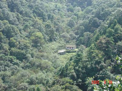大山中一小屋