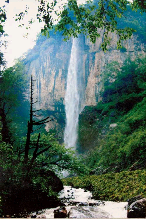 官鹅沟——飞瀑美景